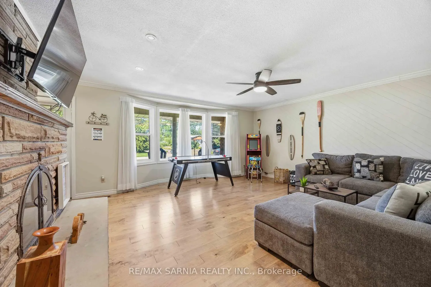 9648 Wakefield Street photo 3