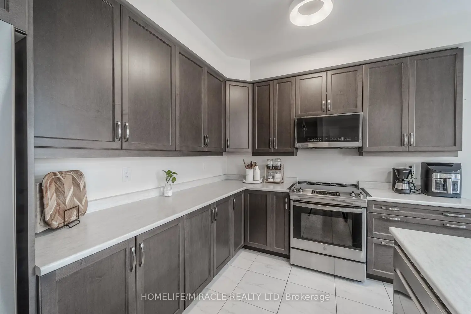 22 Santos Drive photo 3