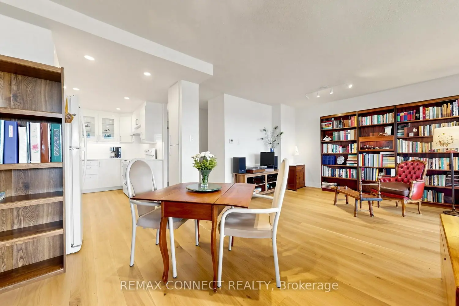 121 Ling Road 1207