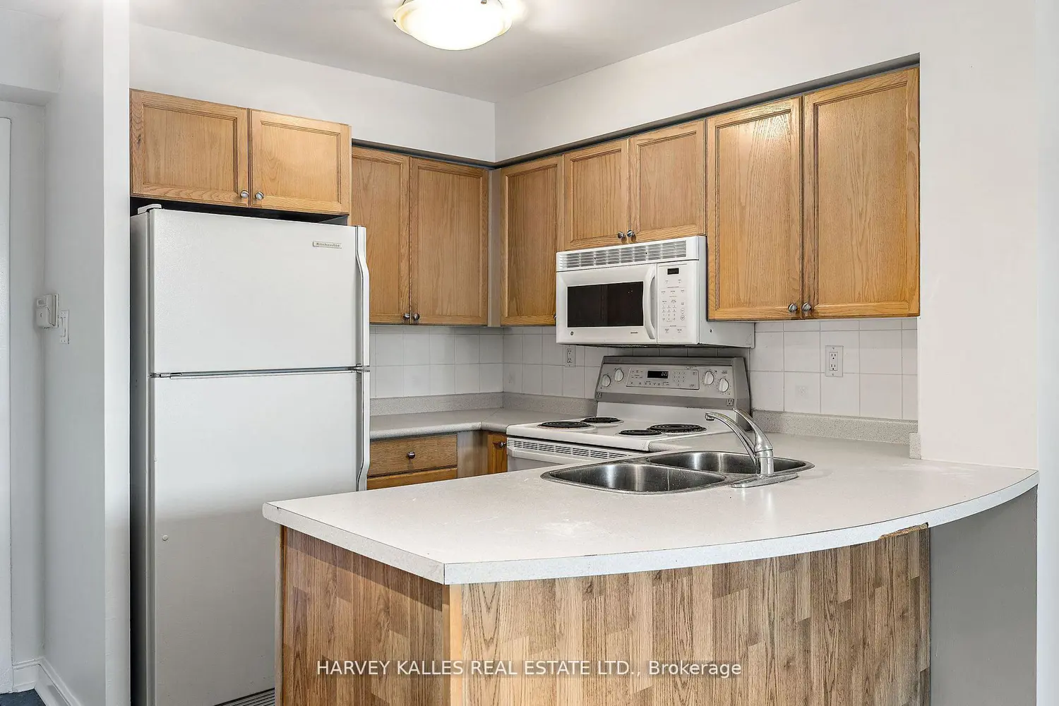 109 Front Street 512 photo 3