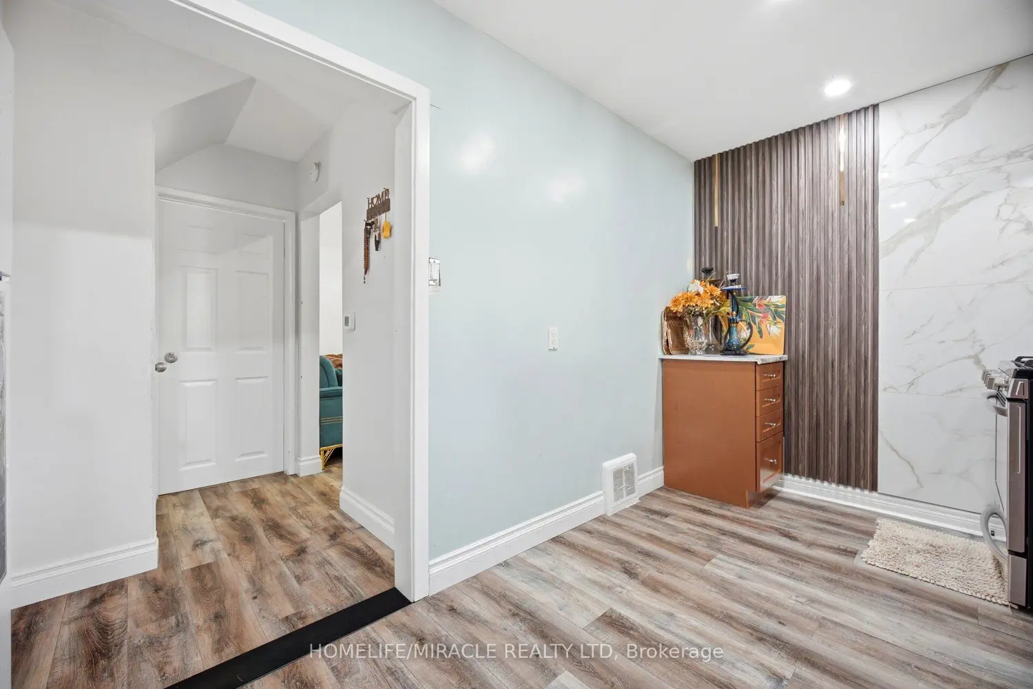 18 Glengrove Avenue photo 5