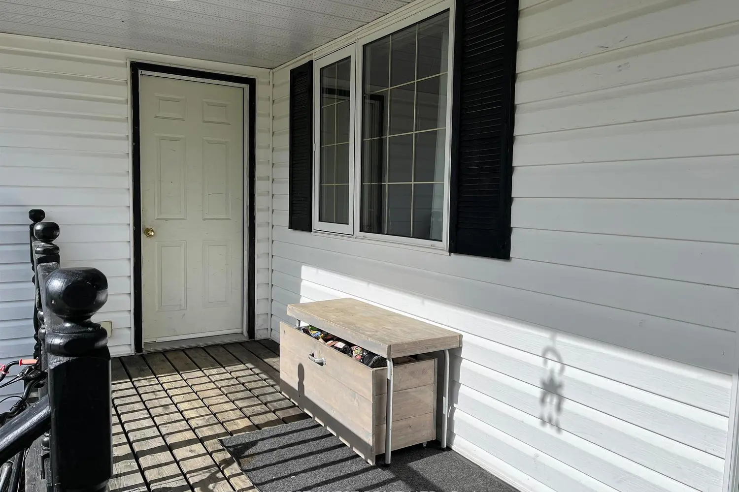 8 Maple Place photo 3