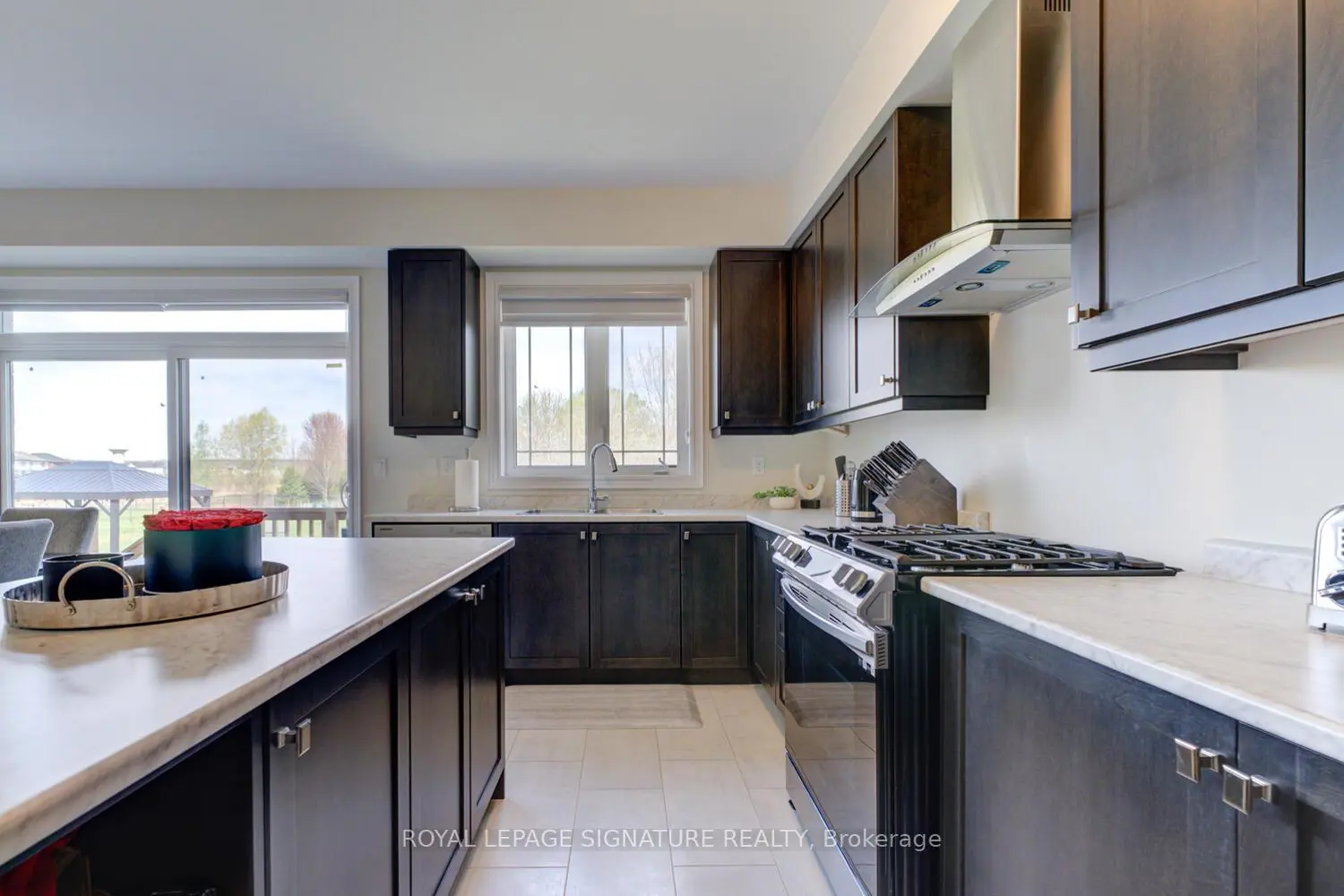 372 Blackburn Drive photo 4