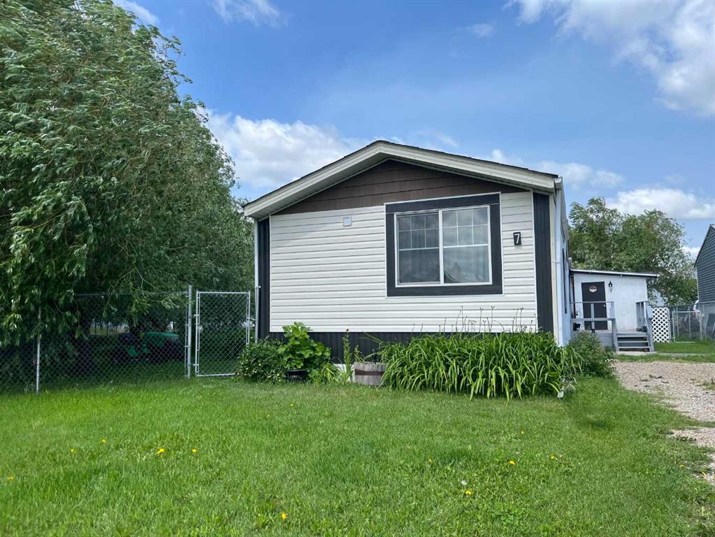 7 Walsh Bay, Acme, AB, T0M 0A0 photo 2