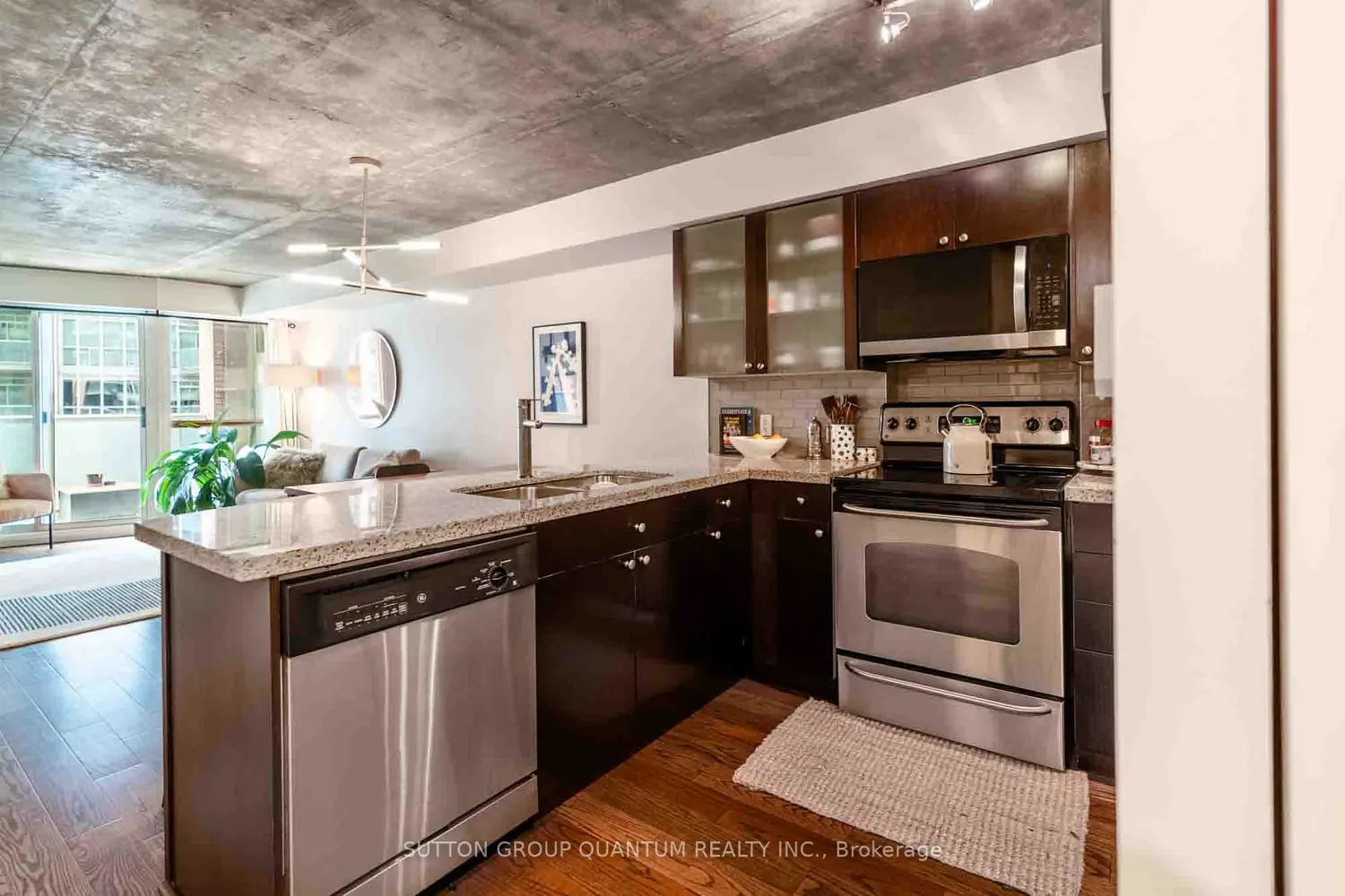 1005 King Street 502 photo 3