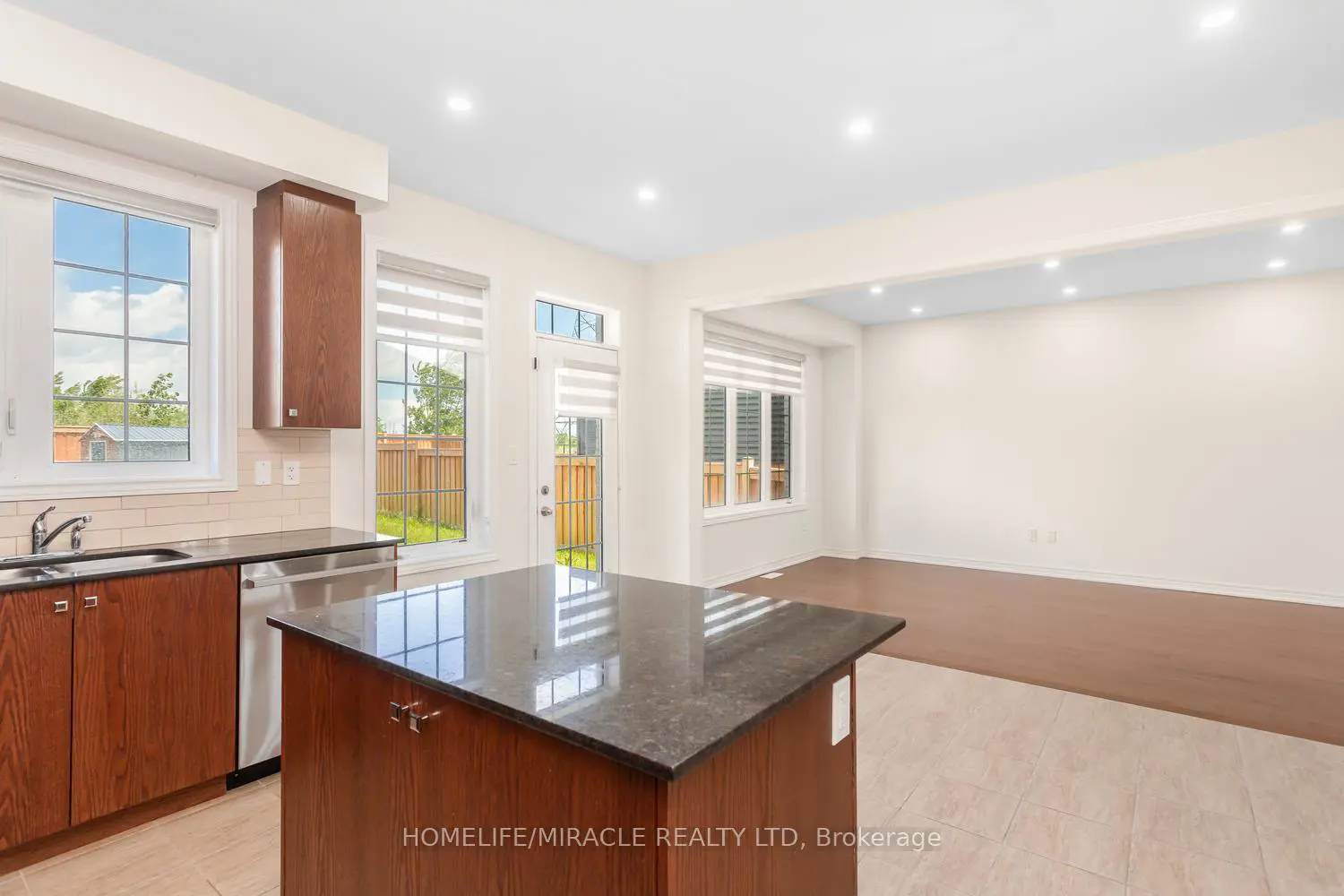 1254 Aquarius Trail photo 4