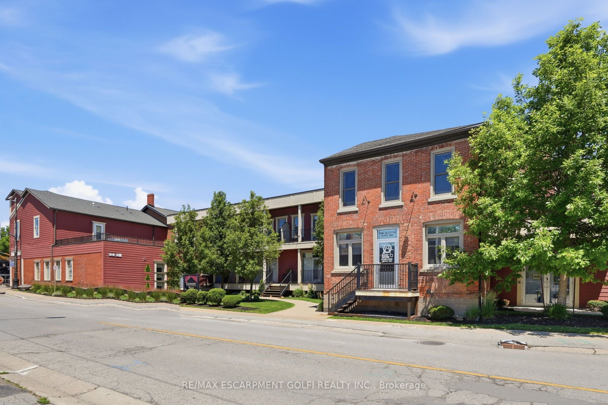201-3710 Main Street, Niagara Falls, ON, L2G 6B1