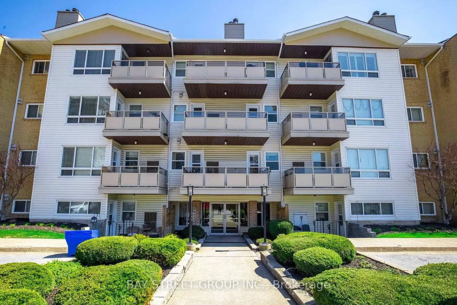 78 Roehampton Avenue 213