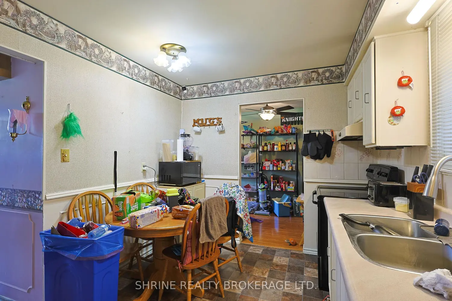 43 Stirling Crescent photo 4