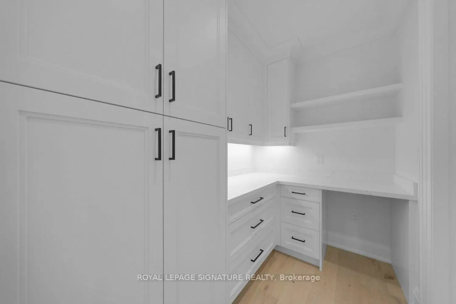 92 Howard Road photo 5