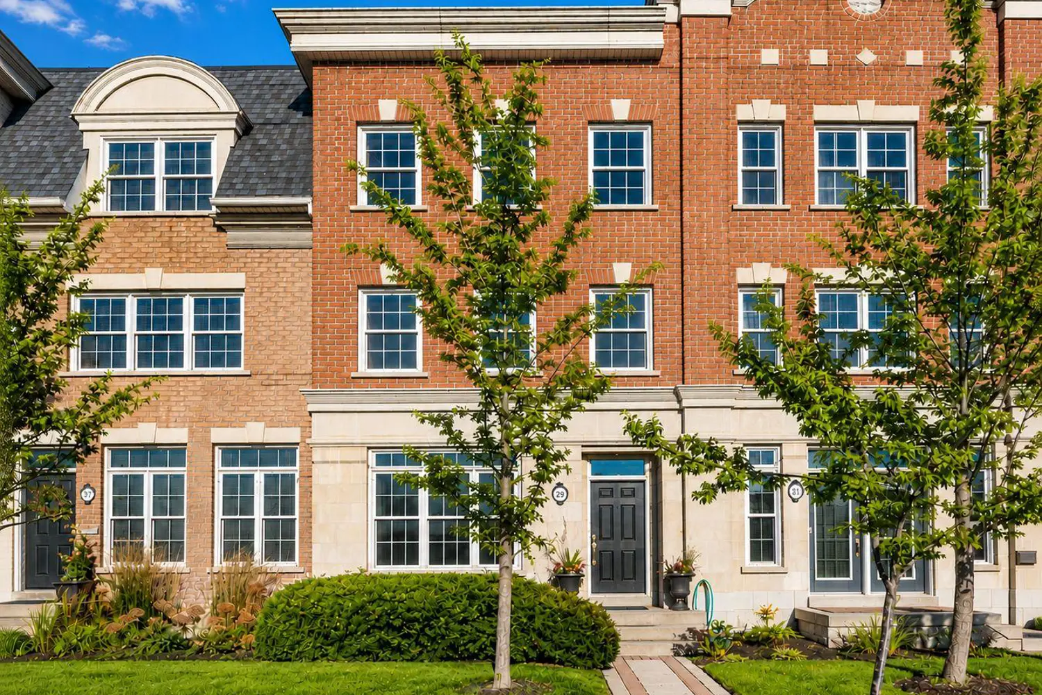 3062 Lake Shore Boulevard 7