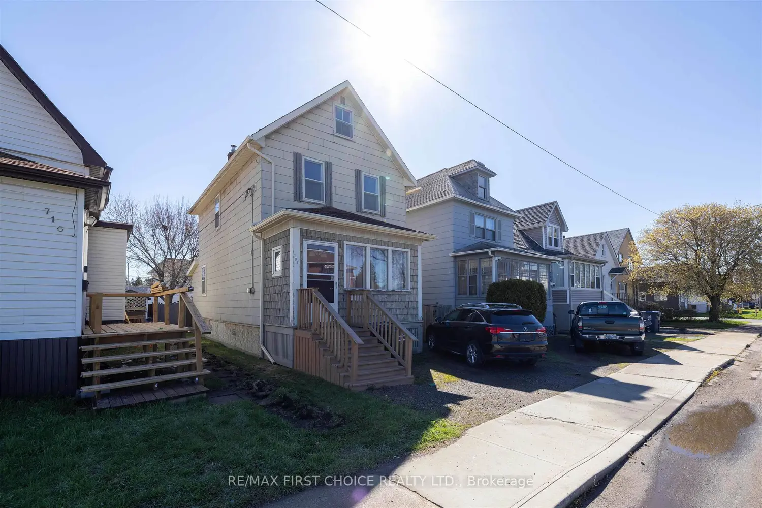 708 Mcleod Street photo 2