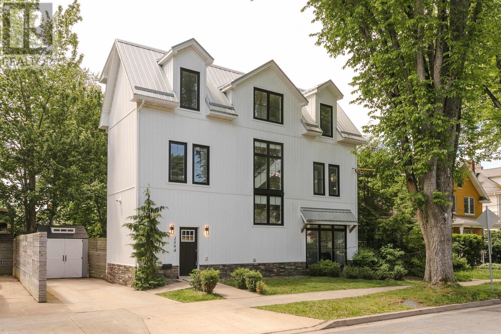 1594 Preston , Halifax, NS, B3H3V1