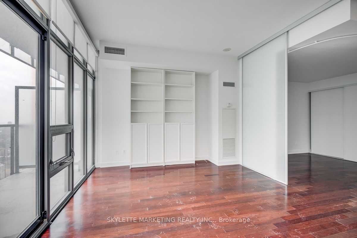 3702-33 Charles Street E, Toronto, ON, M4Y 0A2 photo 4