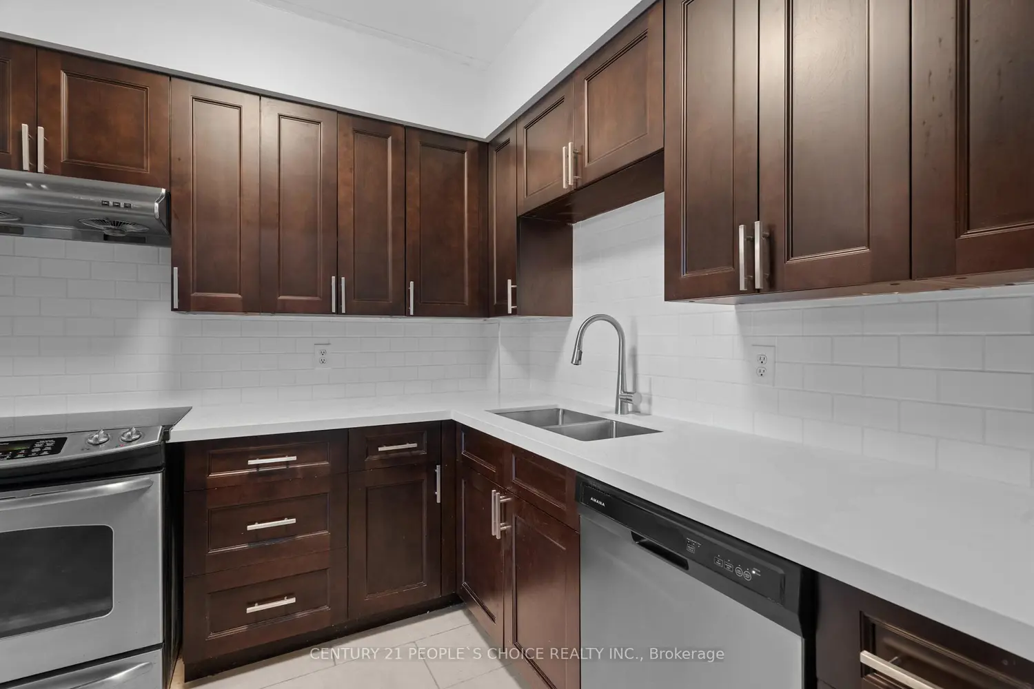 72 Main Street 107 photo 5