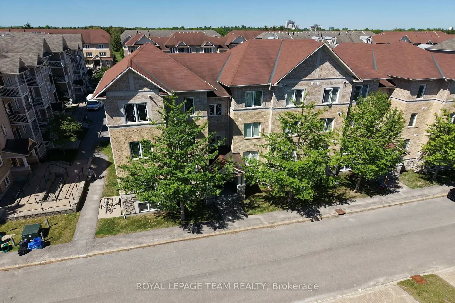 176 Paseo Private 7 photo 2