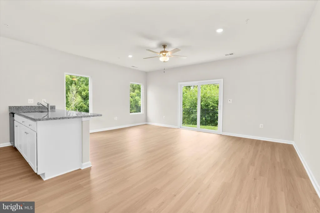 8111 Bartholomew Court, Baltimore, MD 21206 photo 2