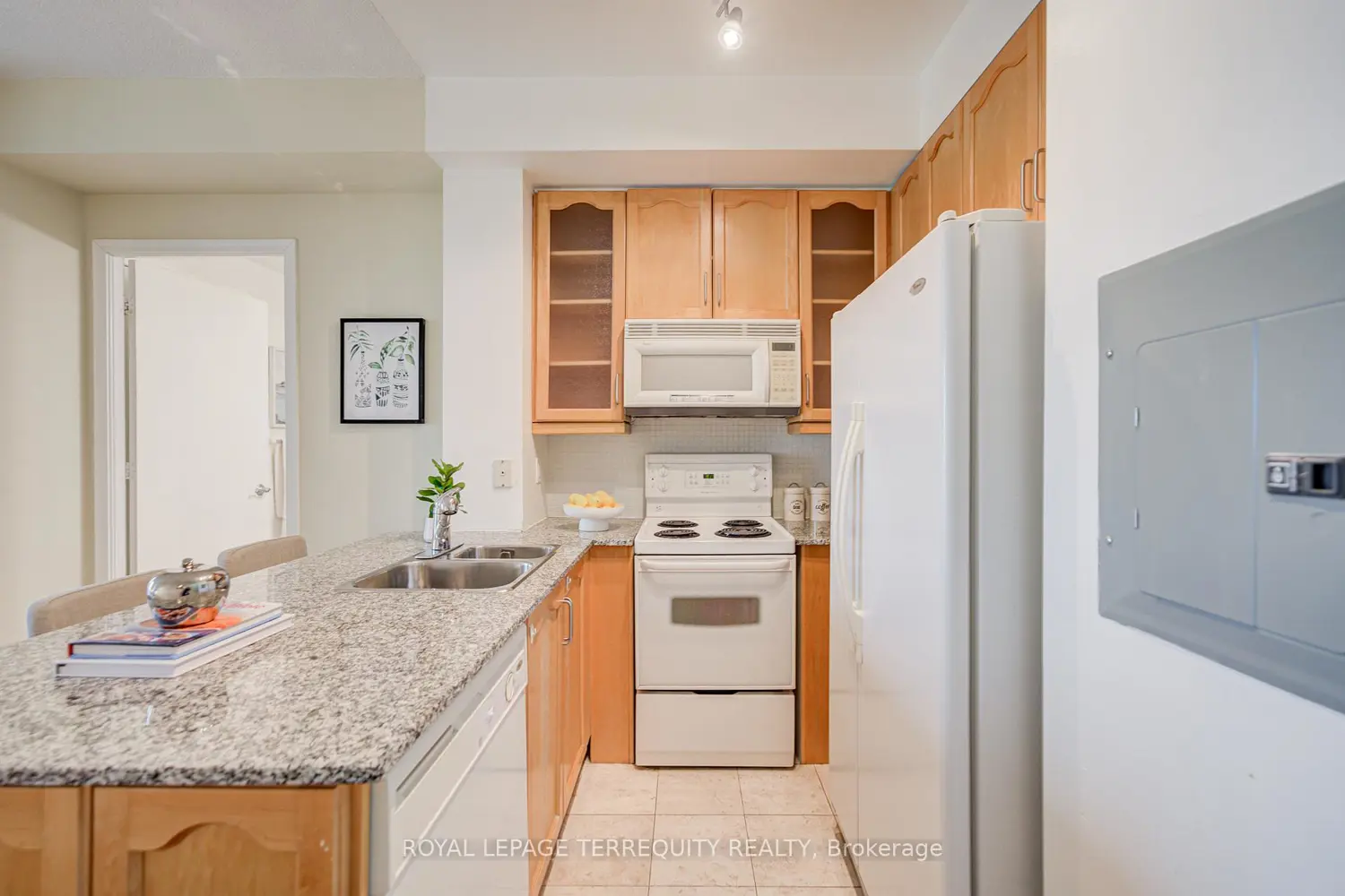 60 Byng Avenue 1509 photo 5