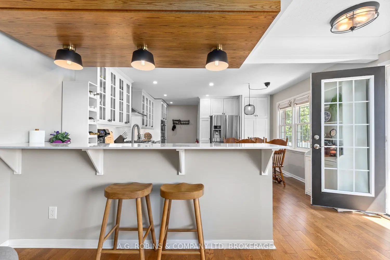 178 Rosemount Avenue photo 3