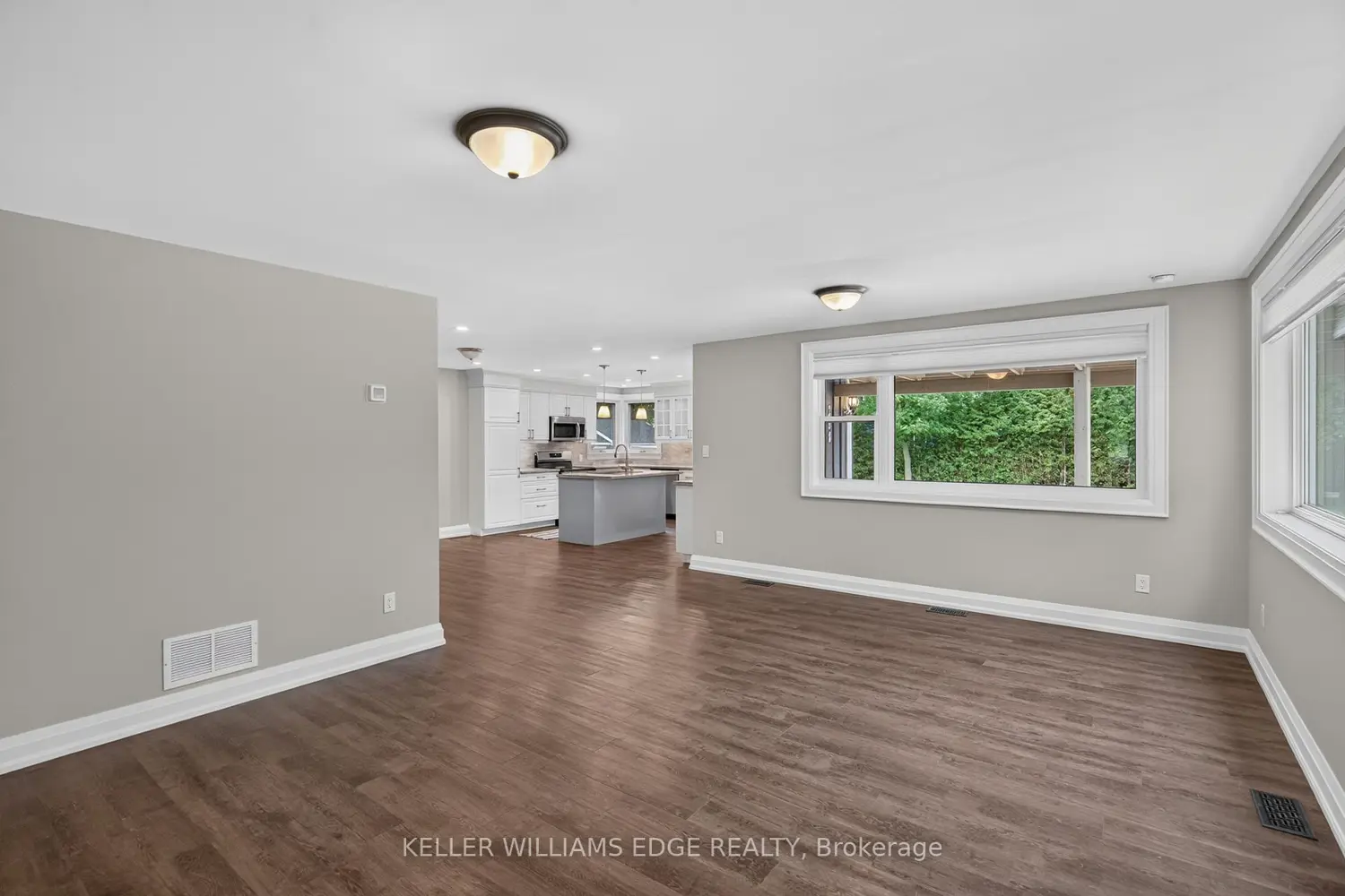 258 Lynden Road photo 3