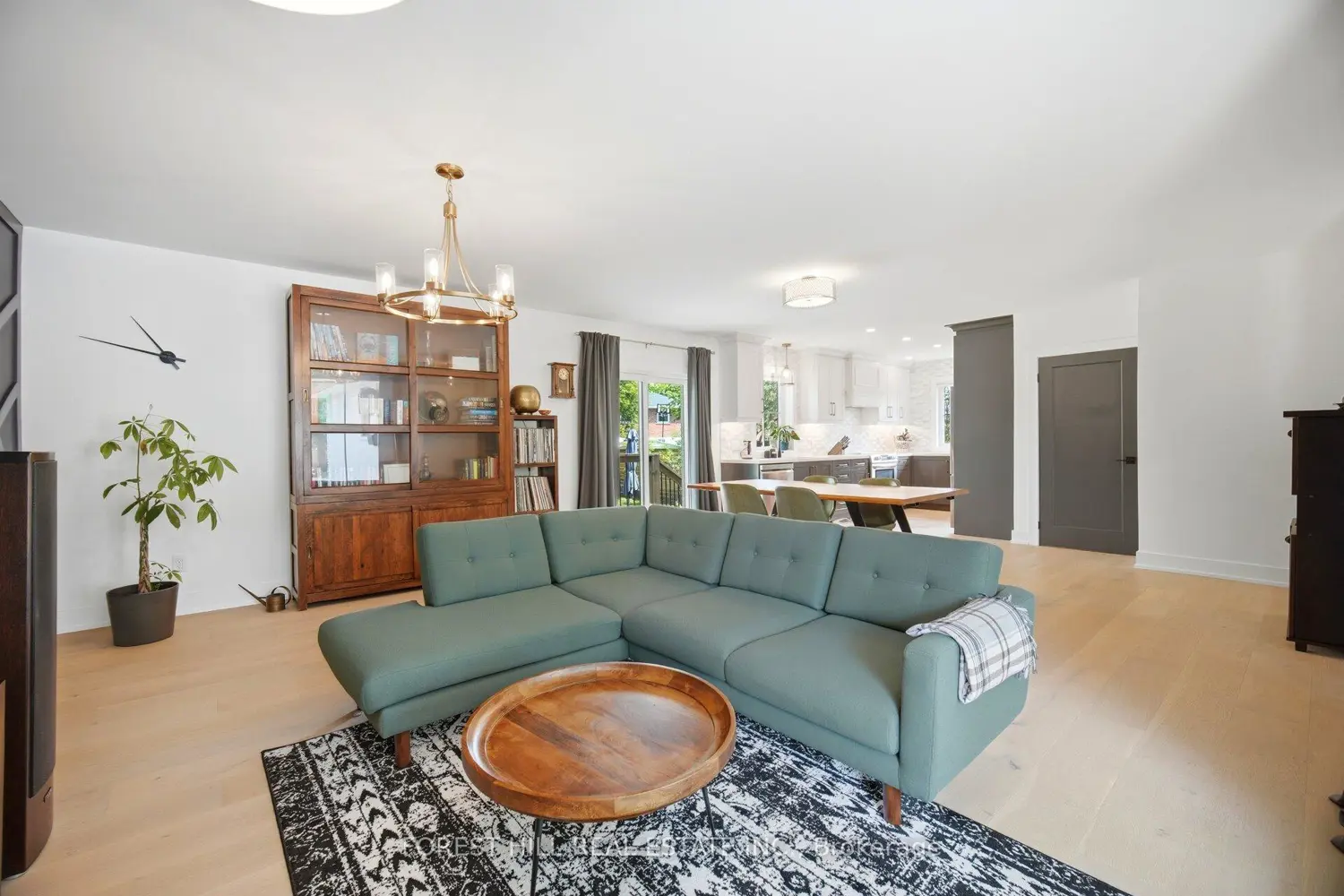 20 Silverhill Drive photo 2