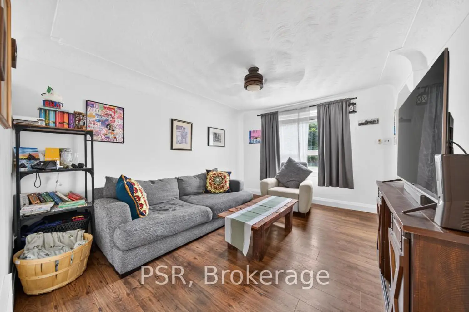 726 Brighton Avenue photo 4