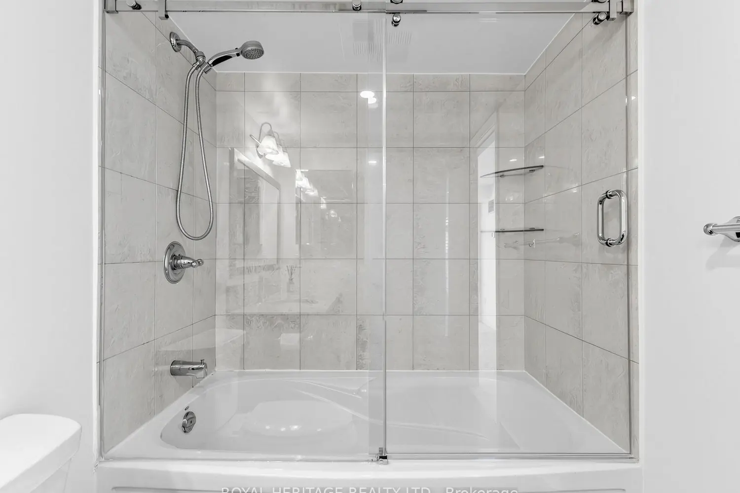 2181 Yonge Street 2305 photo 2