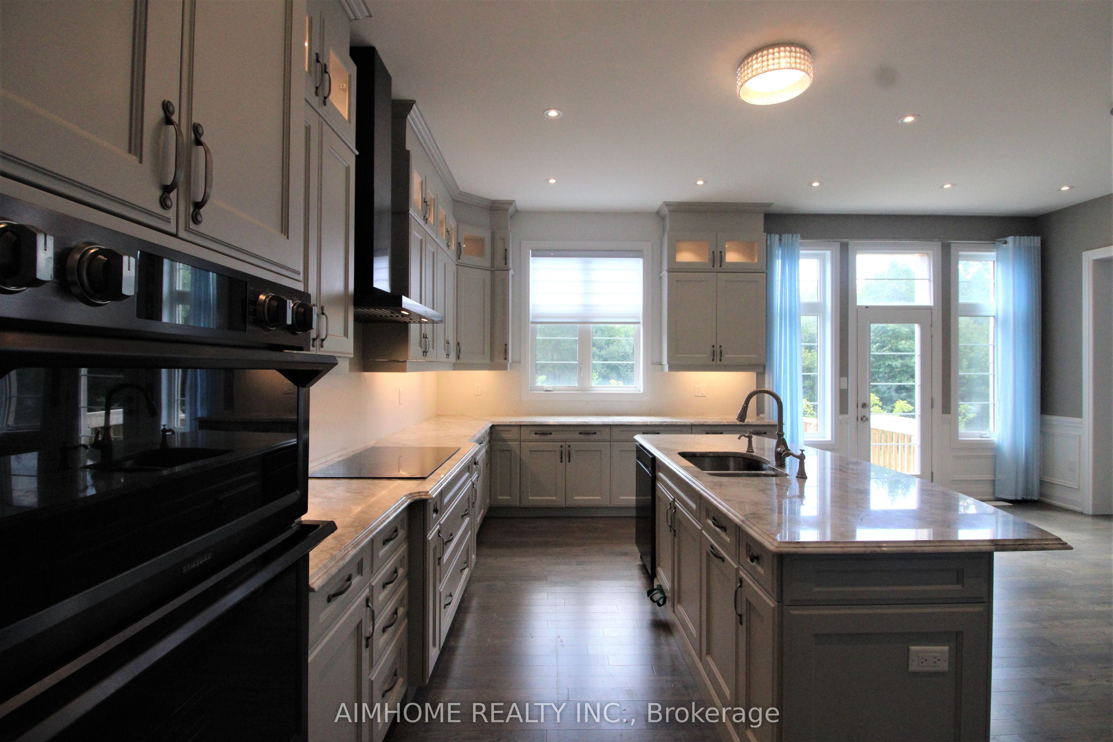 151 Bridgepointe Court, Aurora, ON, L4G 3H8 photo 5