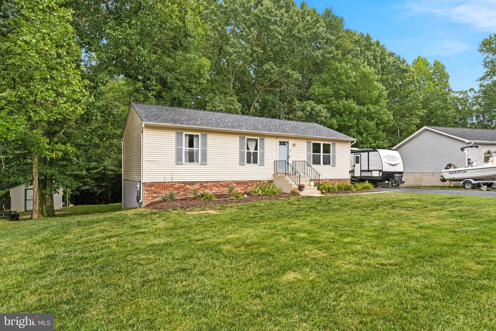 7860 Pine Boulevard, Lusby, MD 20657 photo 2