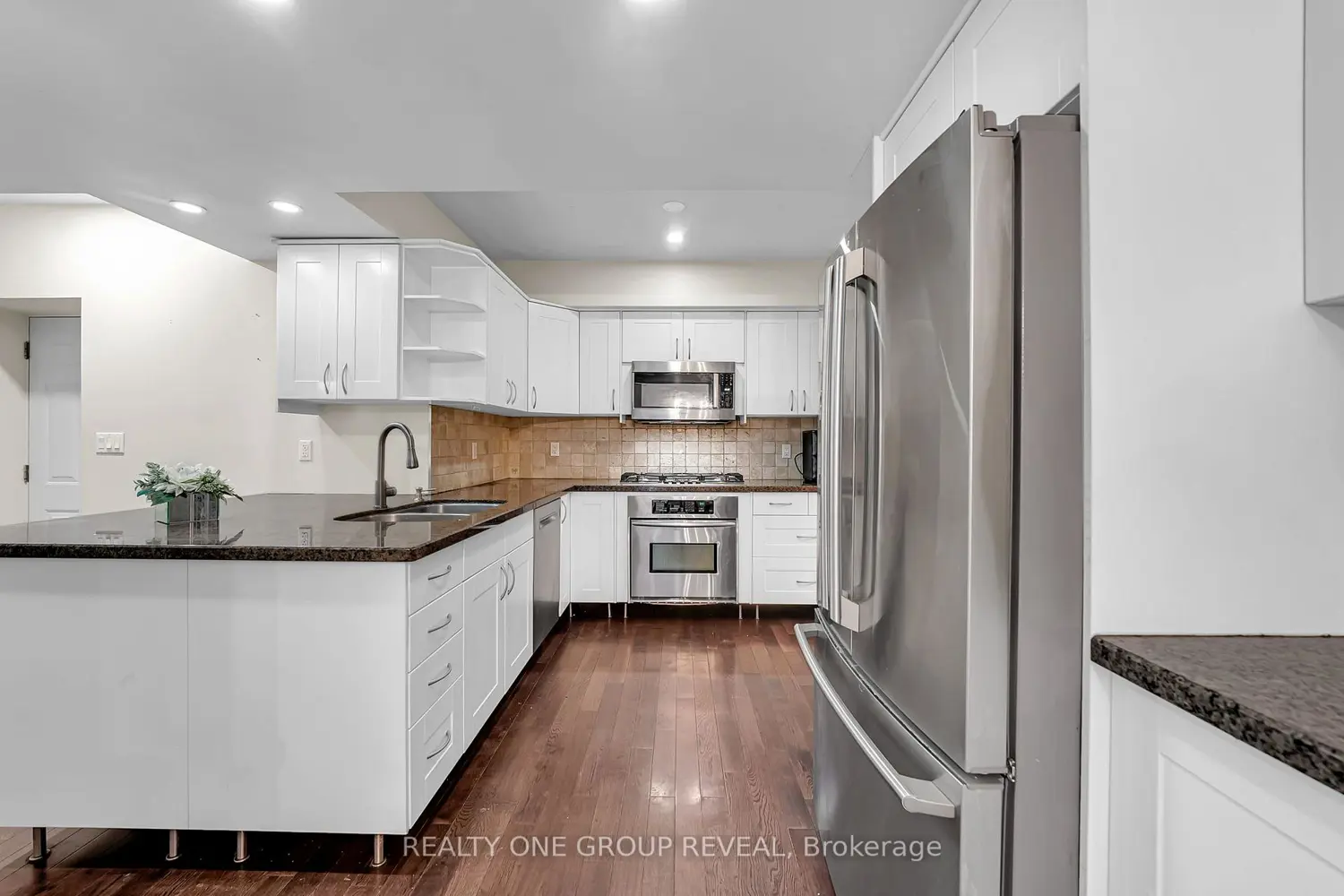 1490 Islington Avenue photo 2