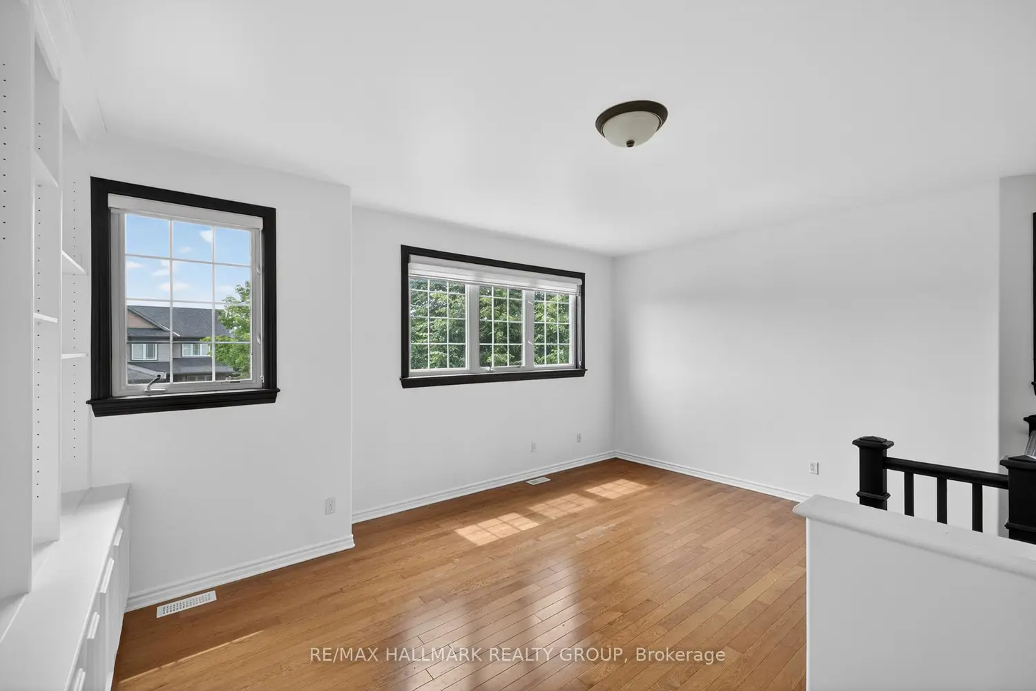 520 Mazari Crescent photo 5