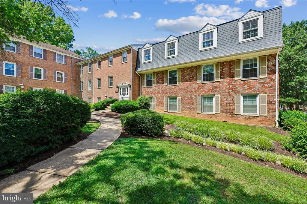 740 Quince Orchard Boulevard Unit 102, Gaithersburg, MD 20878 photo 2