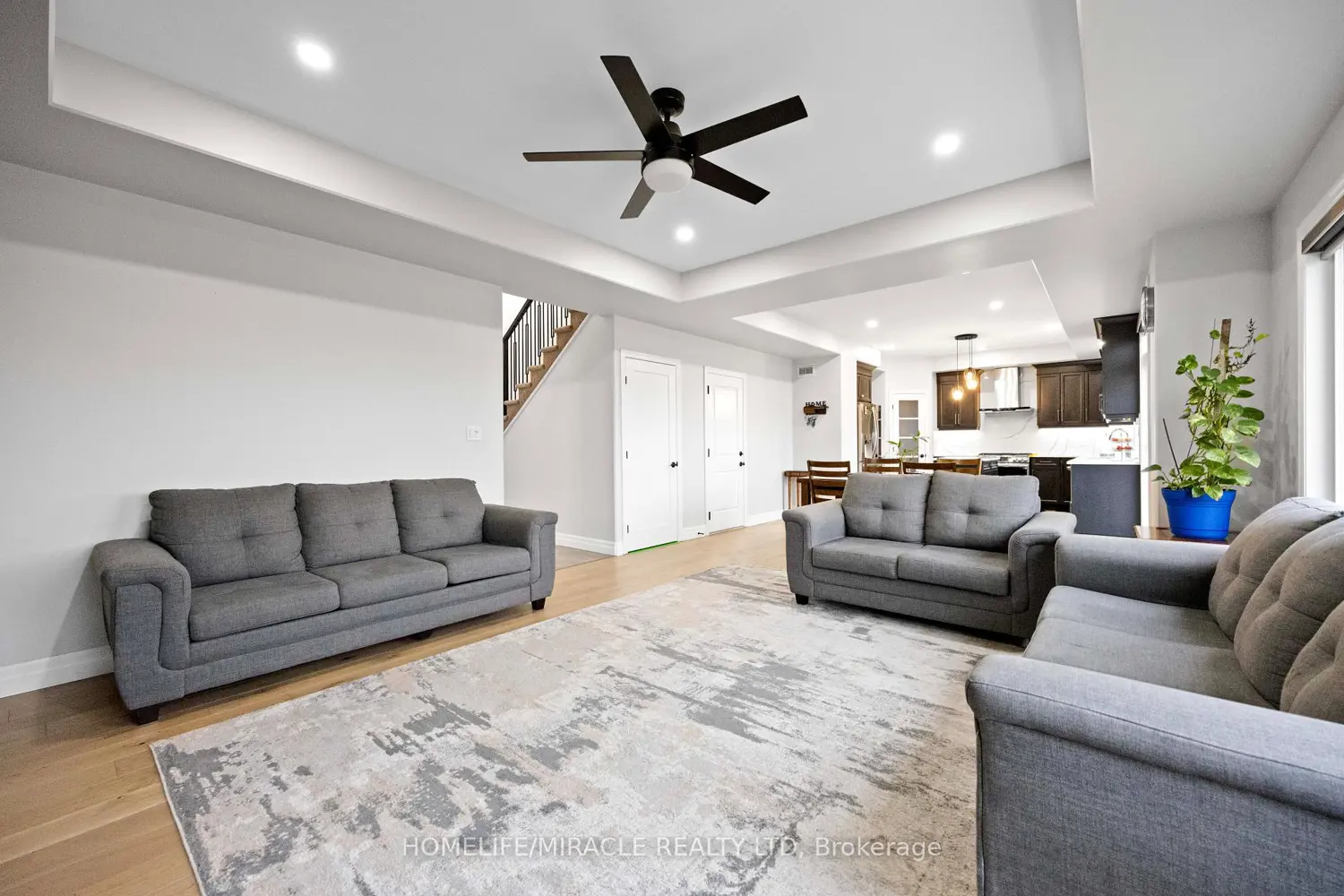 61 Raycroft Drive photo 4