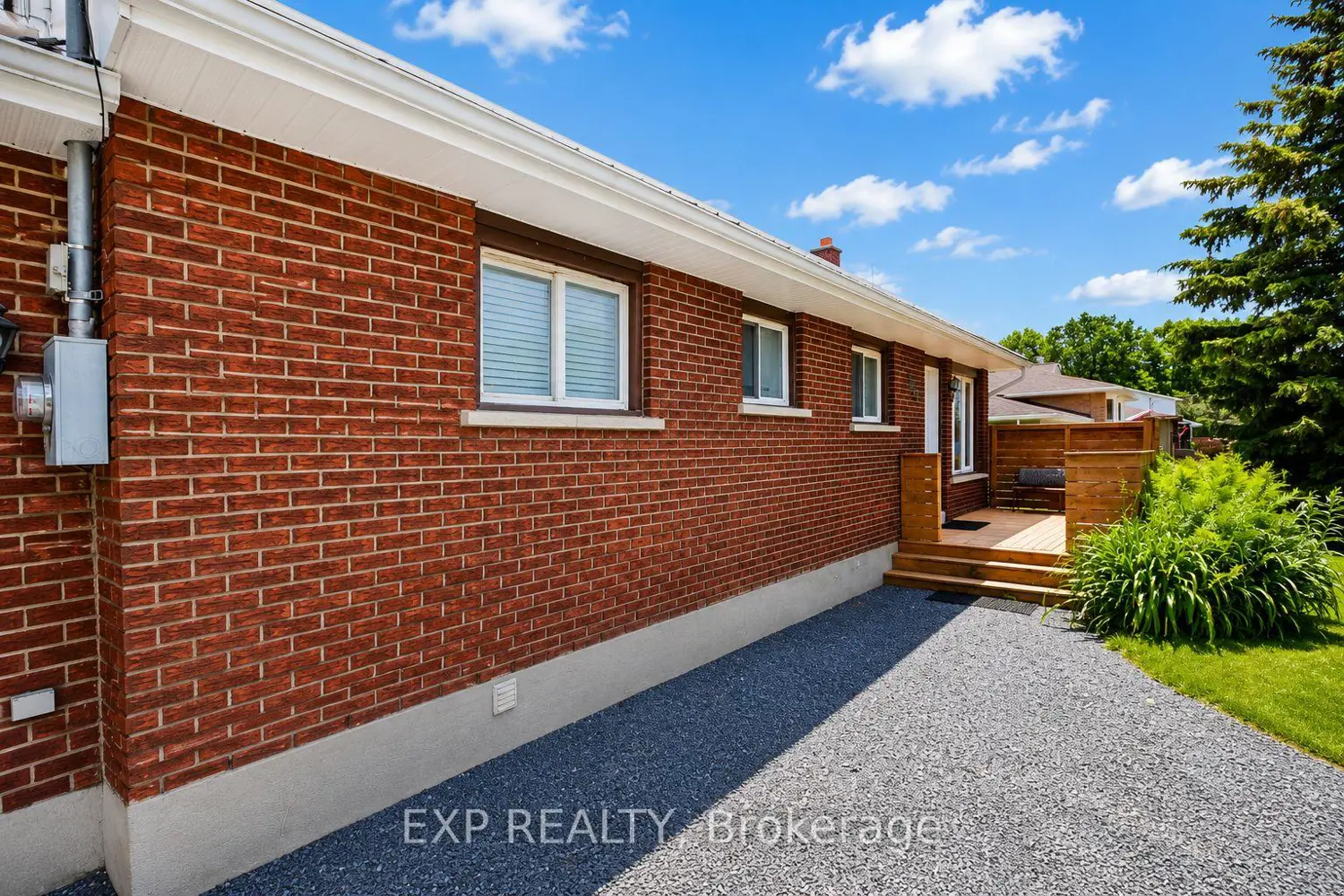 832 Tollgate Road photo 2