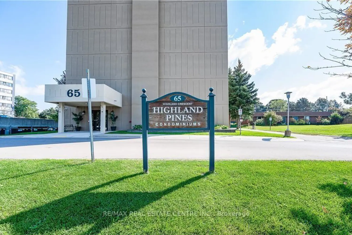 65 Highland Crescent 804 photo 4