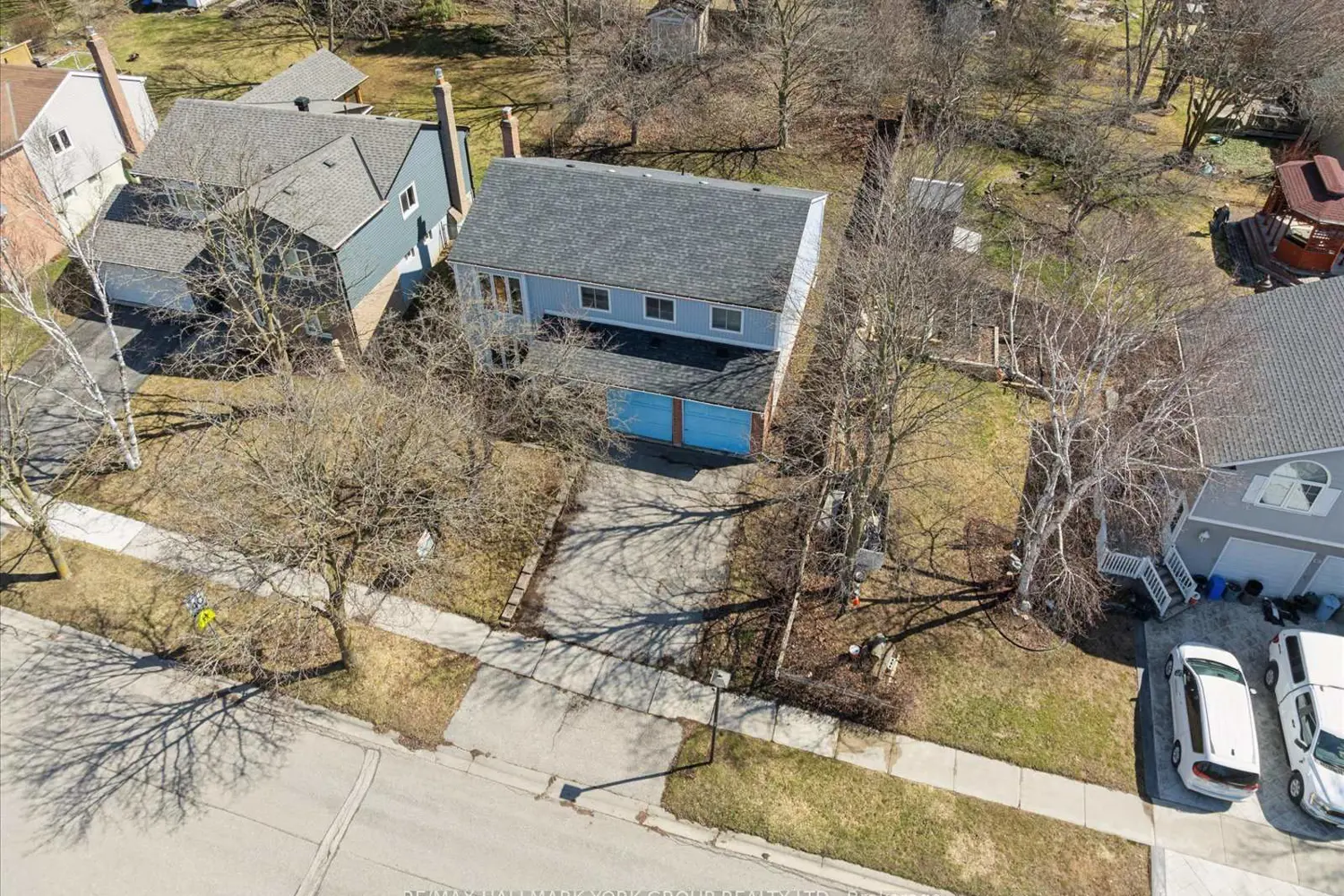 47 Holland River Boulevard photo 2