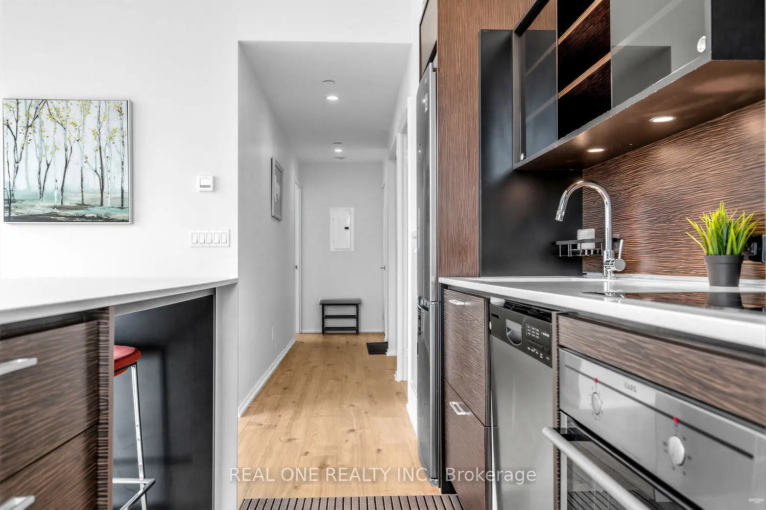 75 St. Nicholas Street 1804 photo 3