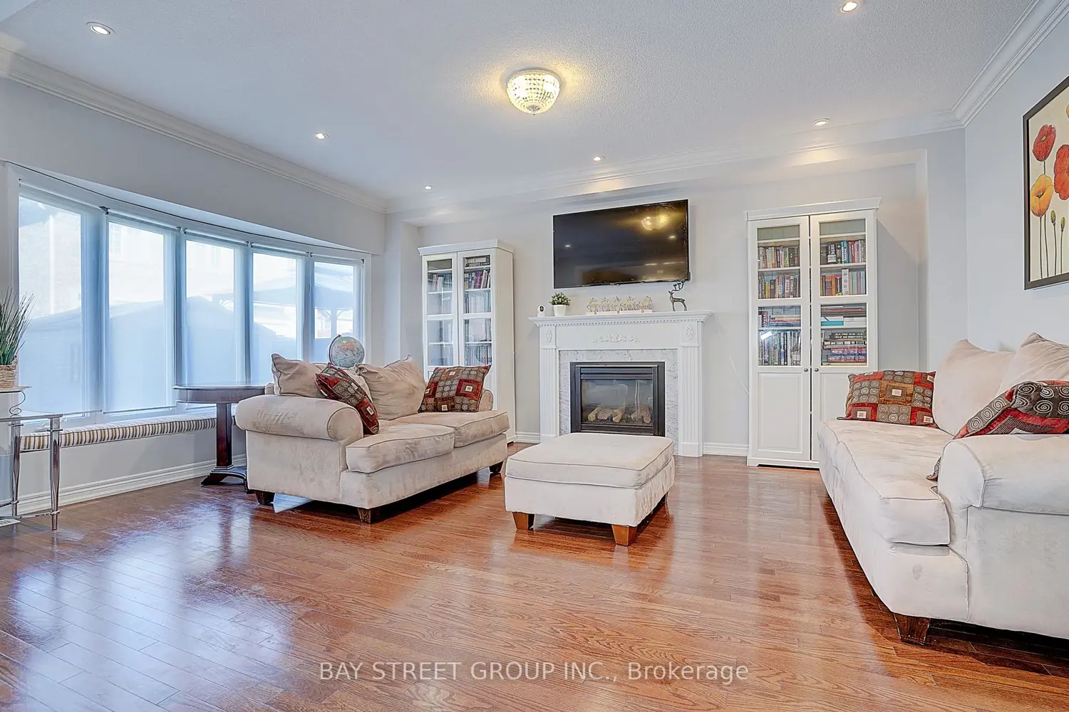 90 Gable Avenue photo 3