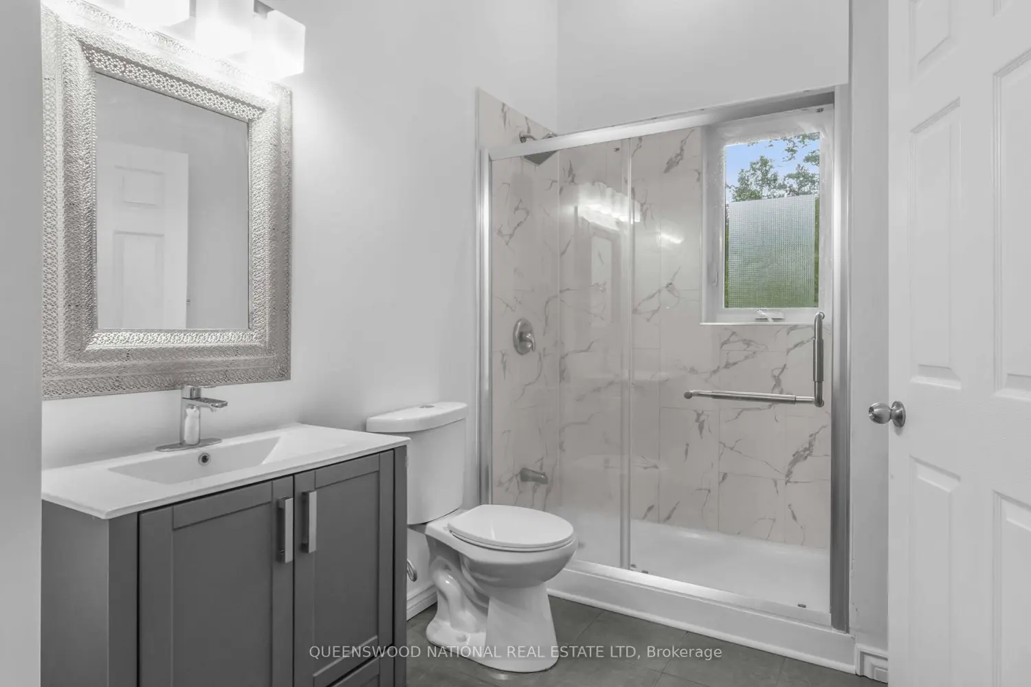 227 Grunwald Road photo 5