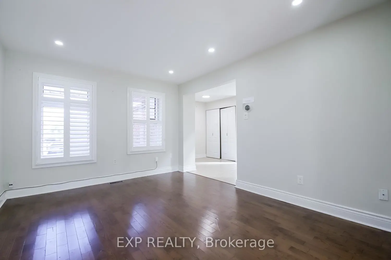 692 Sultana Square photo 5