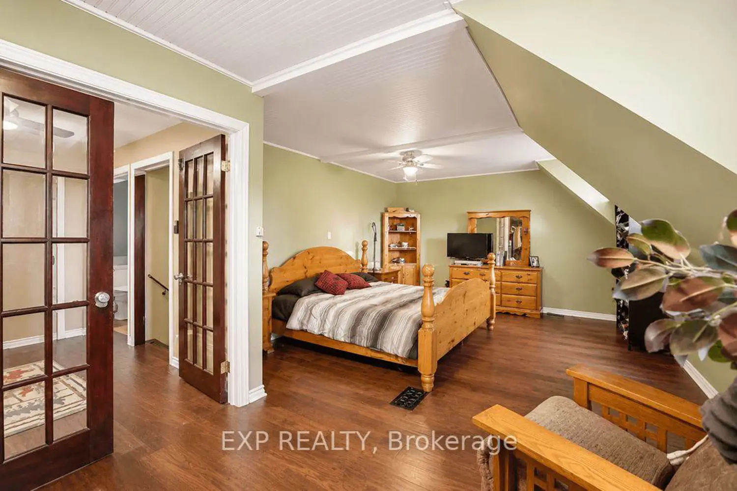 384 Carnegie Beach Road photo 3