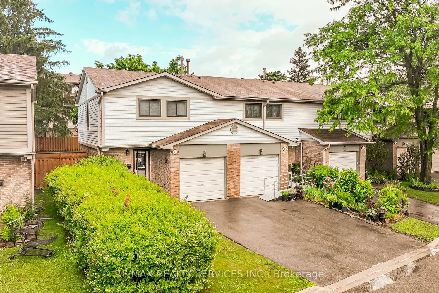 125 Ashton Crescent 125 photo 2