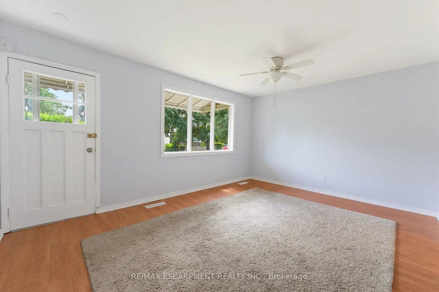1 Byron Place photo 5