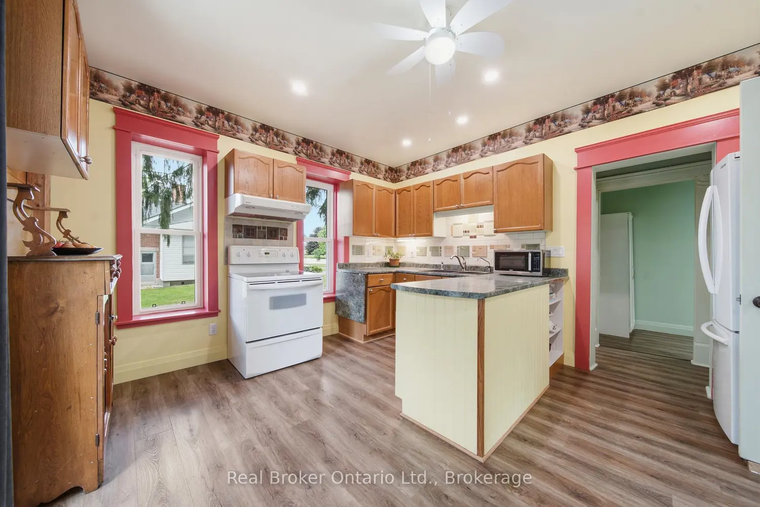 3050 Patrick Street photo 4