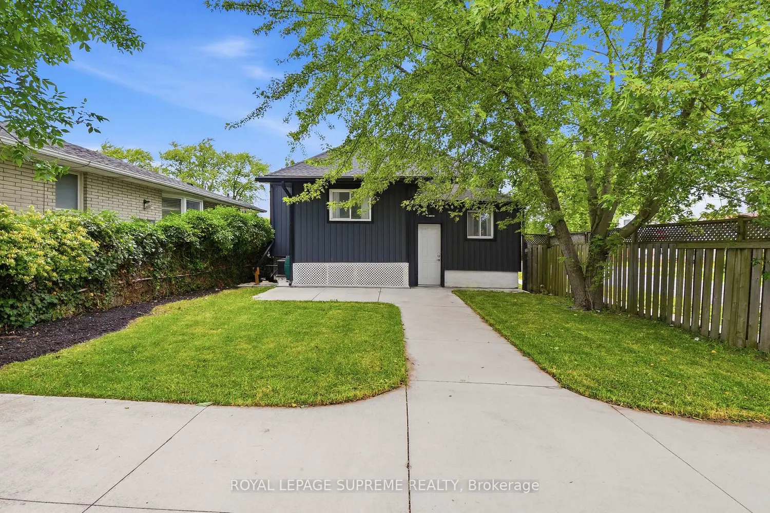 24 Alexandra Boulevard photo 4