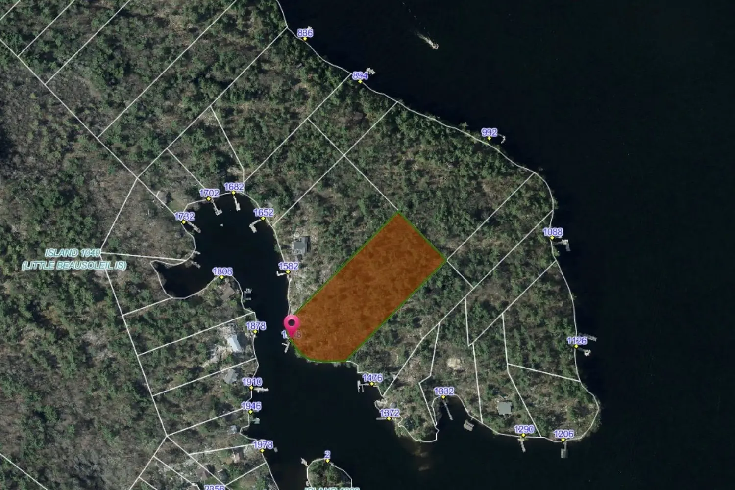 1518 Island 1040 photo 2