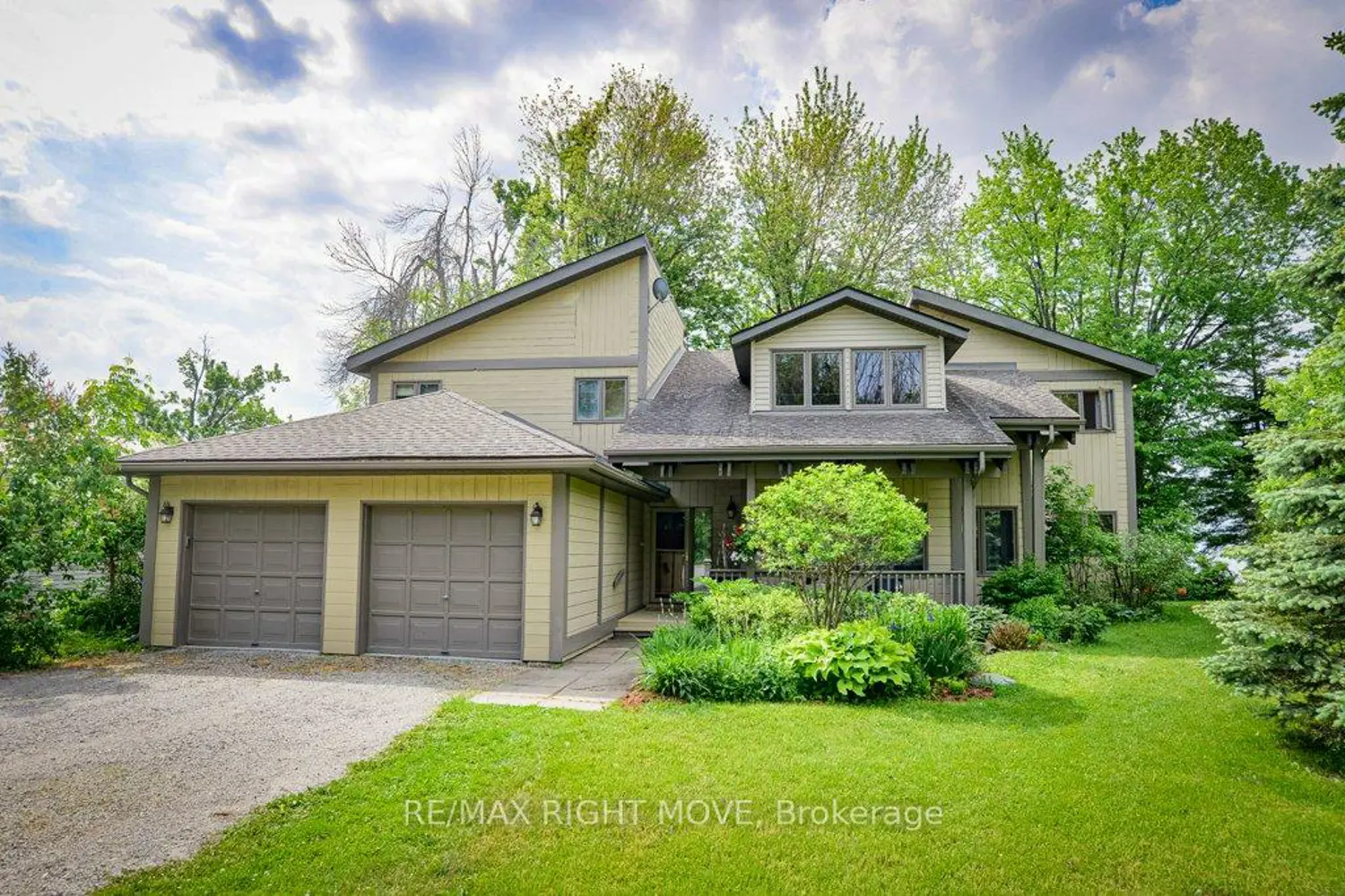 3866 Glenrest Drive photo 2