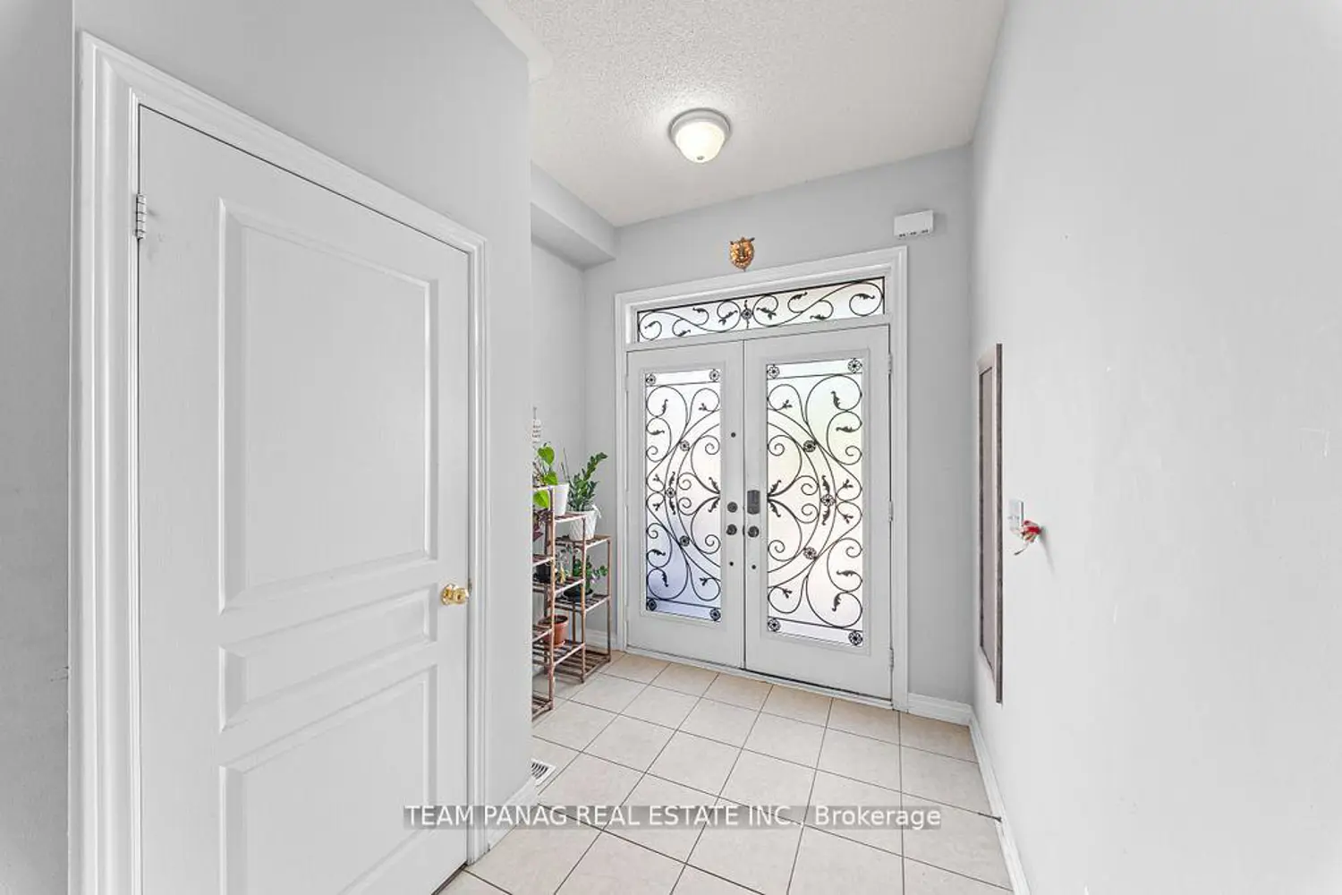 15 Vanderpool Crescent photo 2