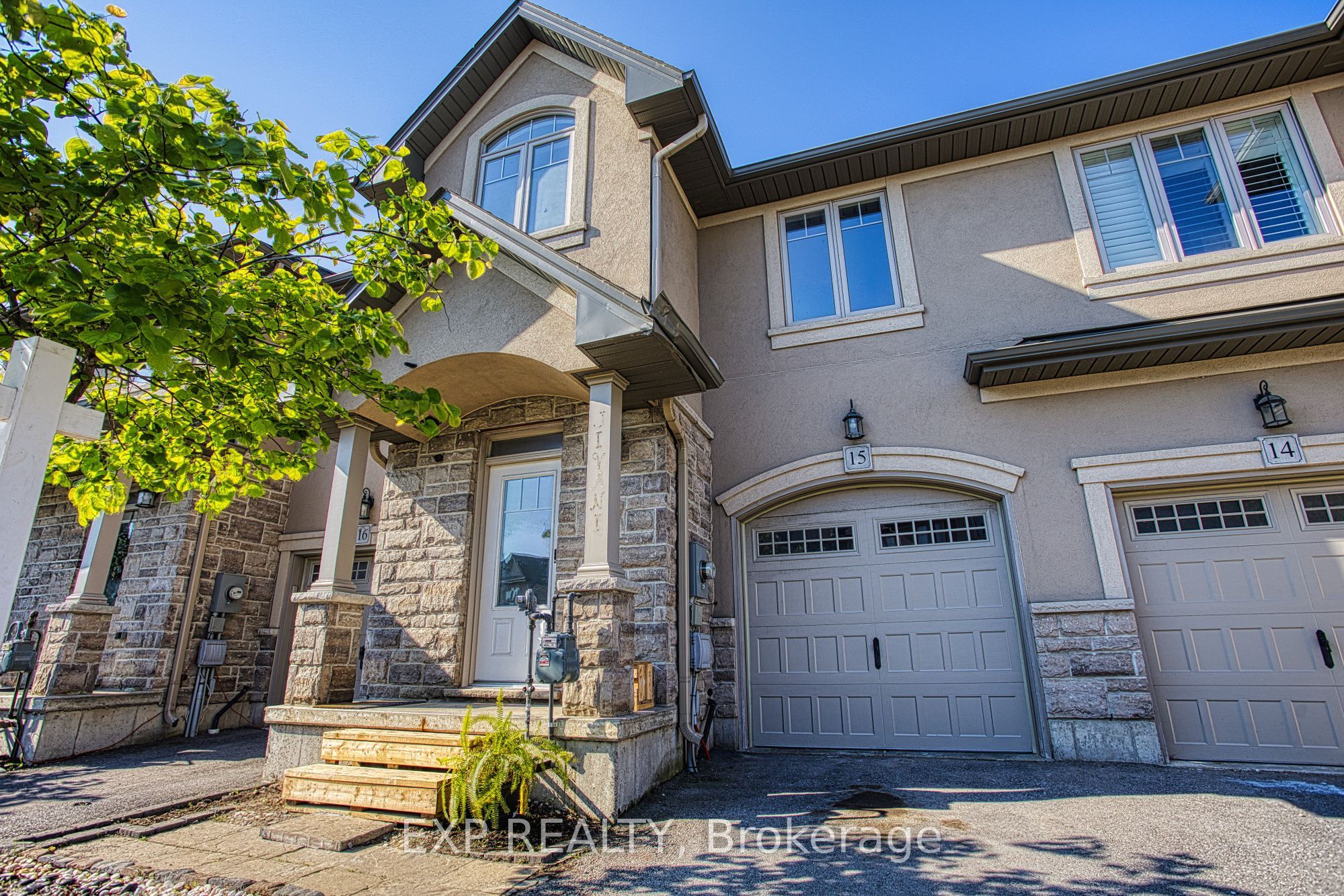 15-98 Shoreview Place, Hamilton, ON, L8E 0J4