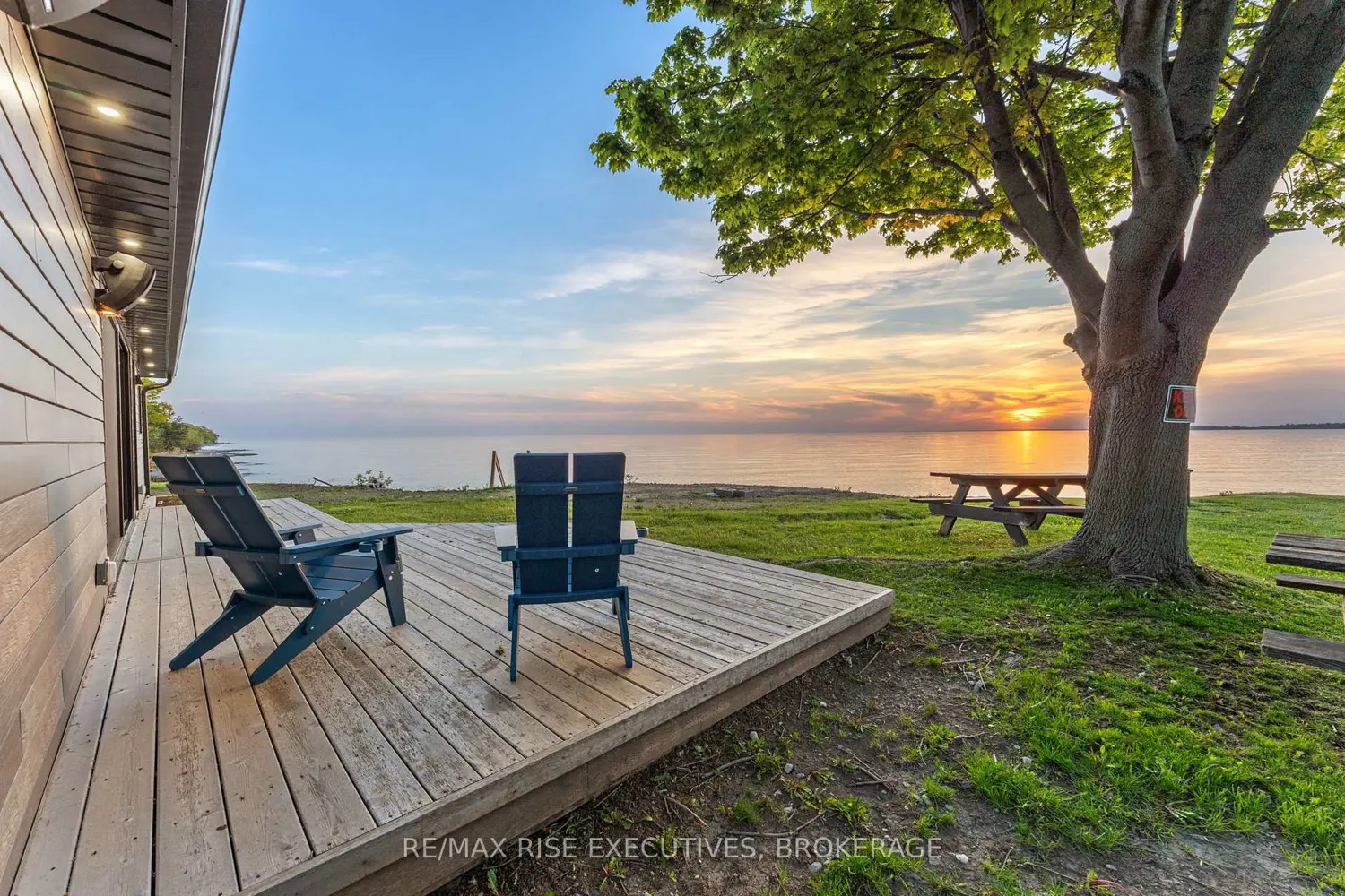 682 Salmon Point Road photo 3